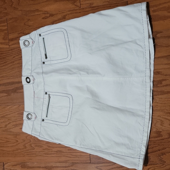 Skirt - Picture 2 of 3